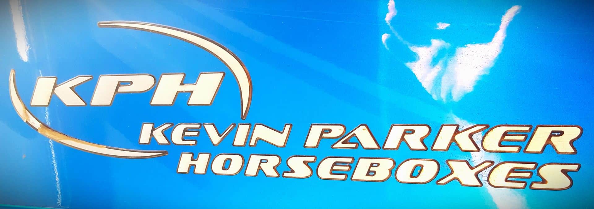 customisation with resin domed badges Kevin Parker horse boxes